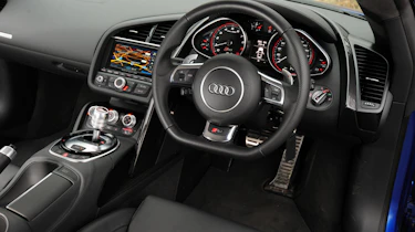 Audi R8 coupe interior
