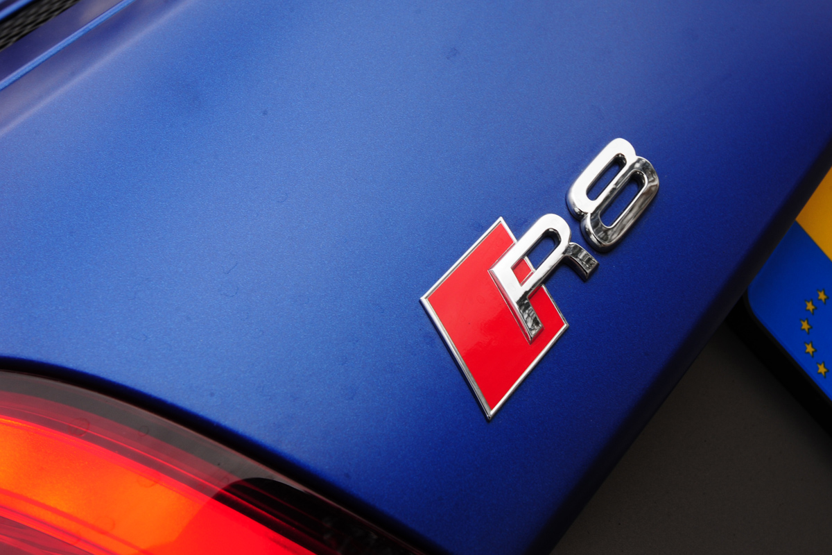 Audi R8 coupe badge