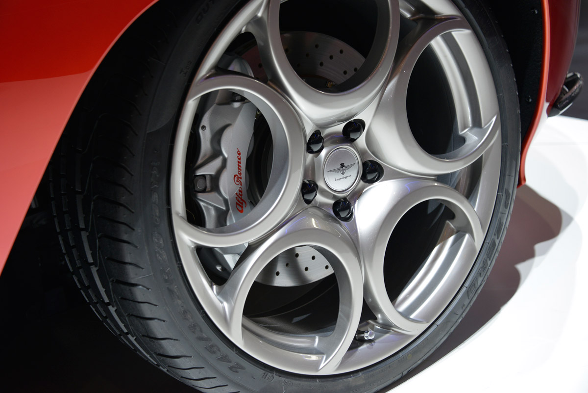 Alfa Romeo Disco Volante by Touring Superleggera wheel