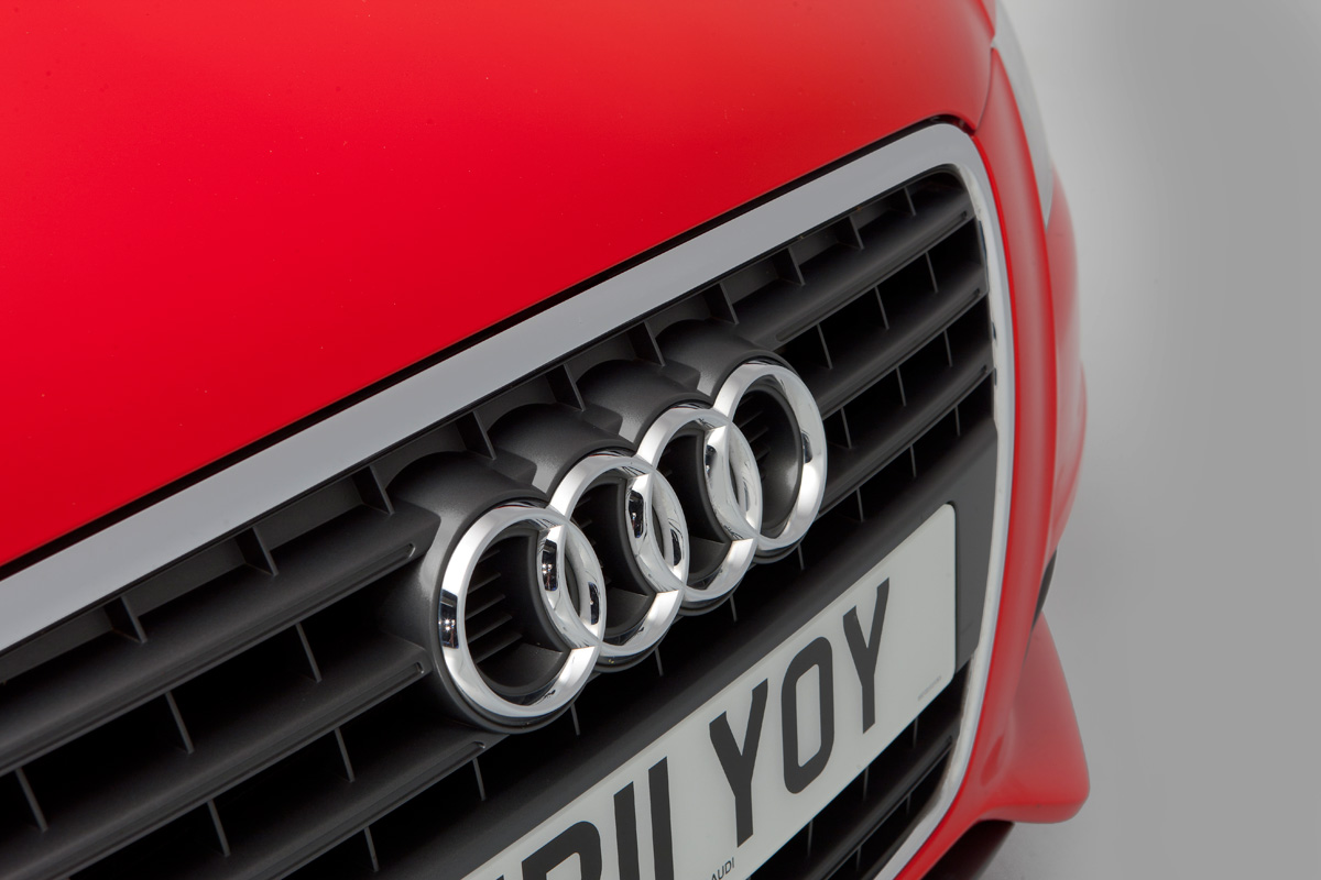 Audi A4 grille