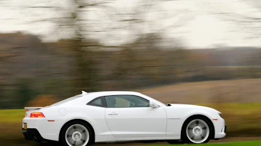 Chevrolet Camaro panning