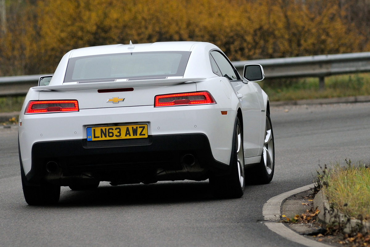 Chevrolet Camaro rear tracking