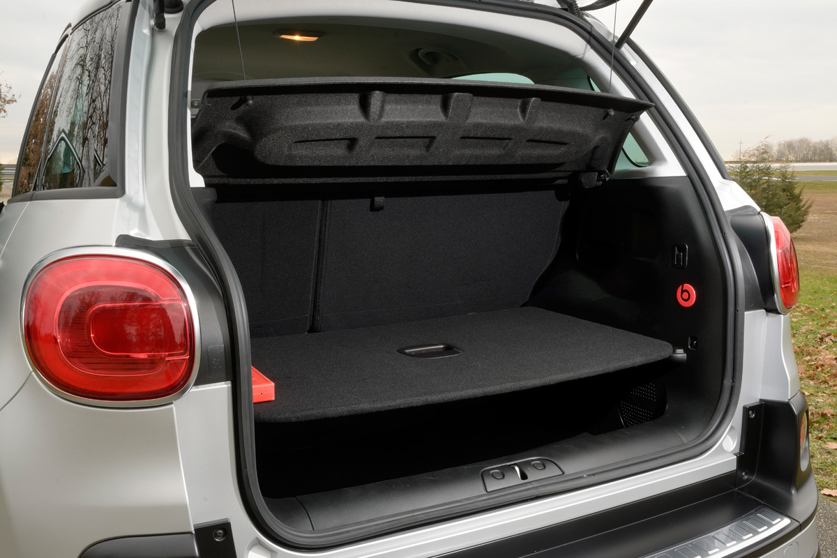 Fiat 500L Trekking Beats Edition boot 