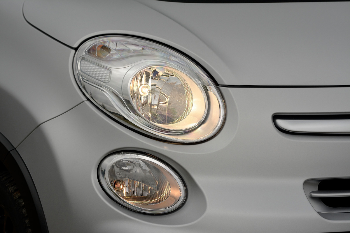 Fiat 500L Trekking Beats Edition headlights 