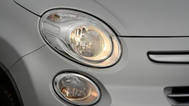 Fiat 500L Trekking Beats Edition headlights