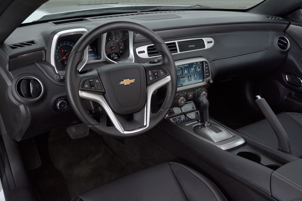 Chevrolet Camaro interior cabin