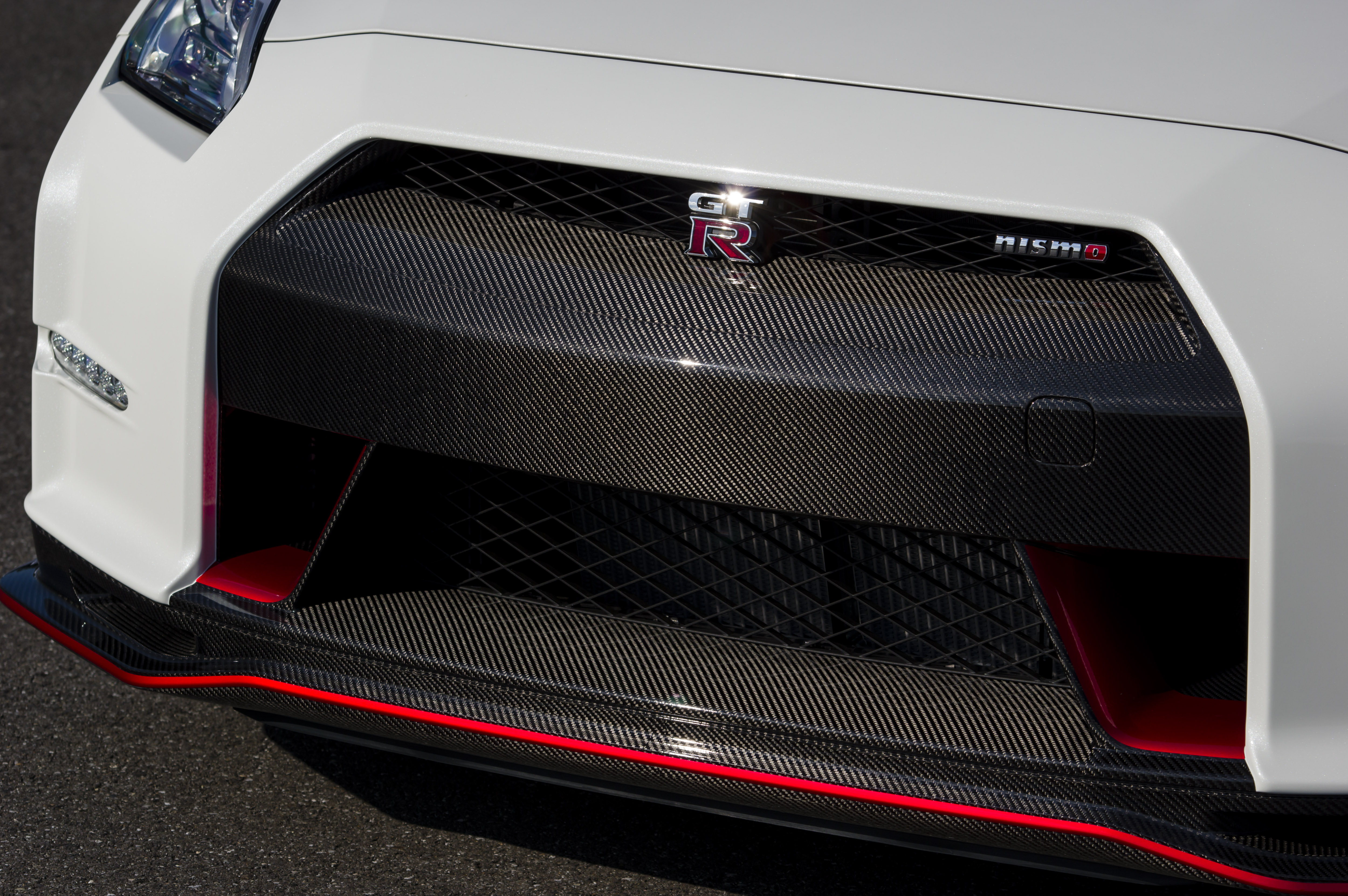 Nissan GT-R Nismo grille