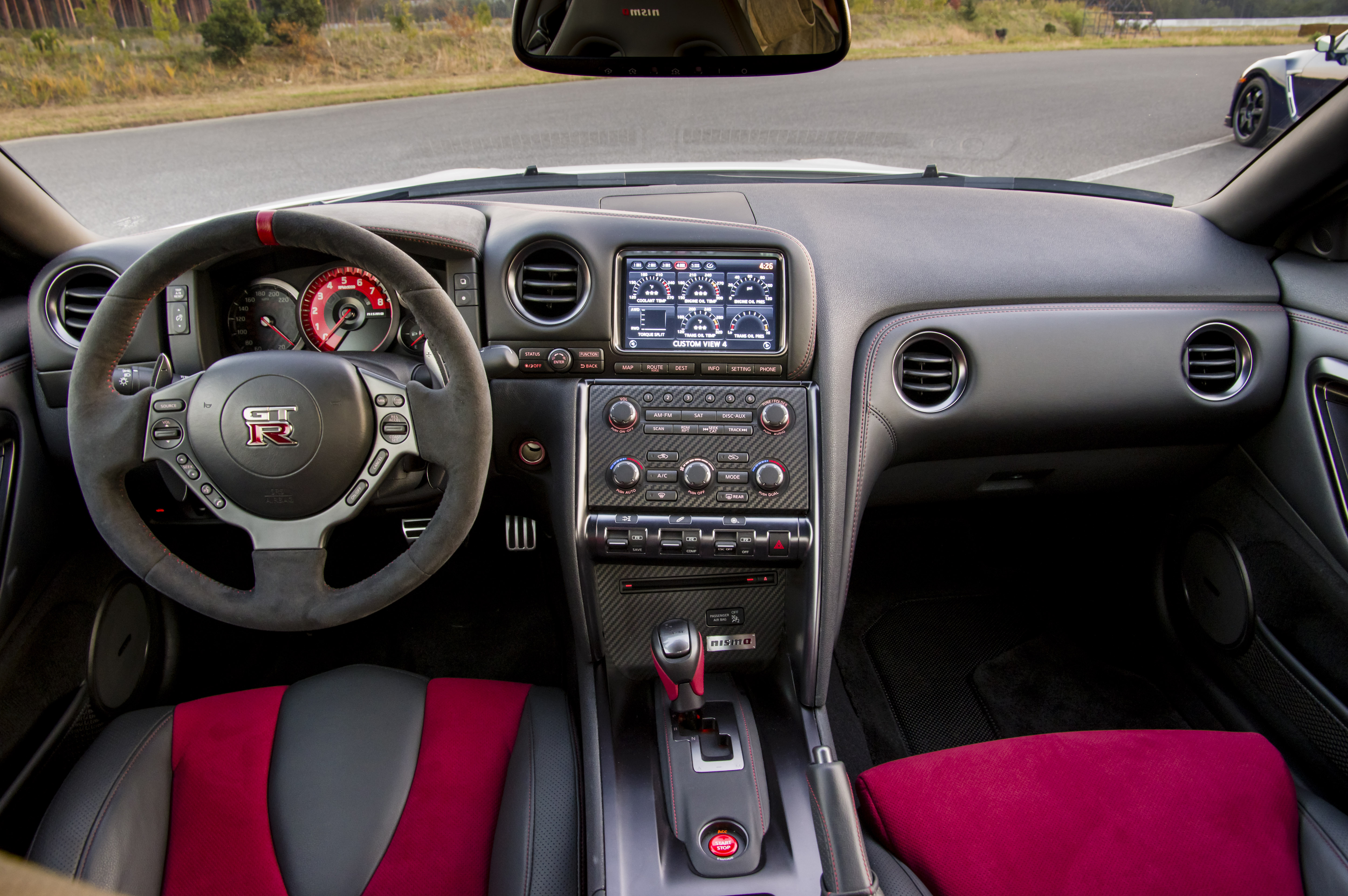 Nissan GT-R Nismo interior