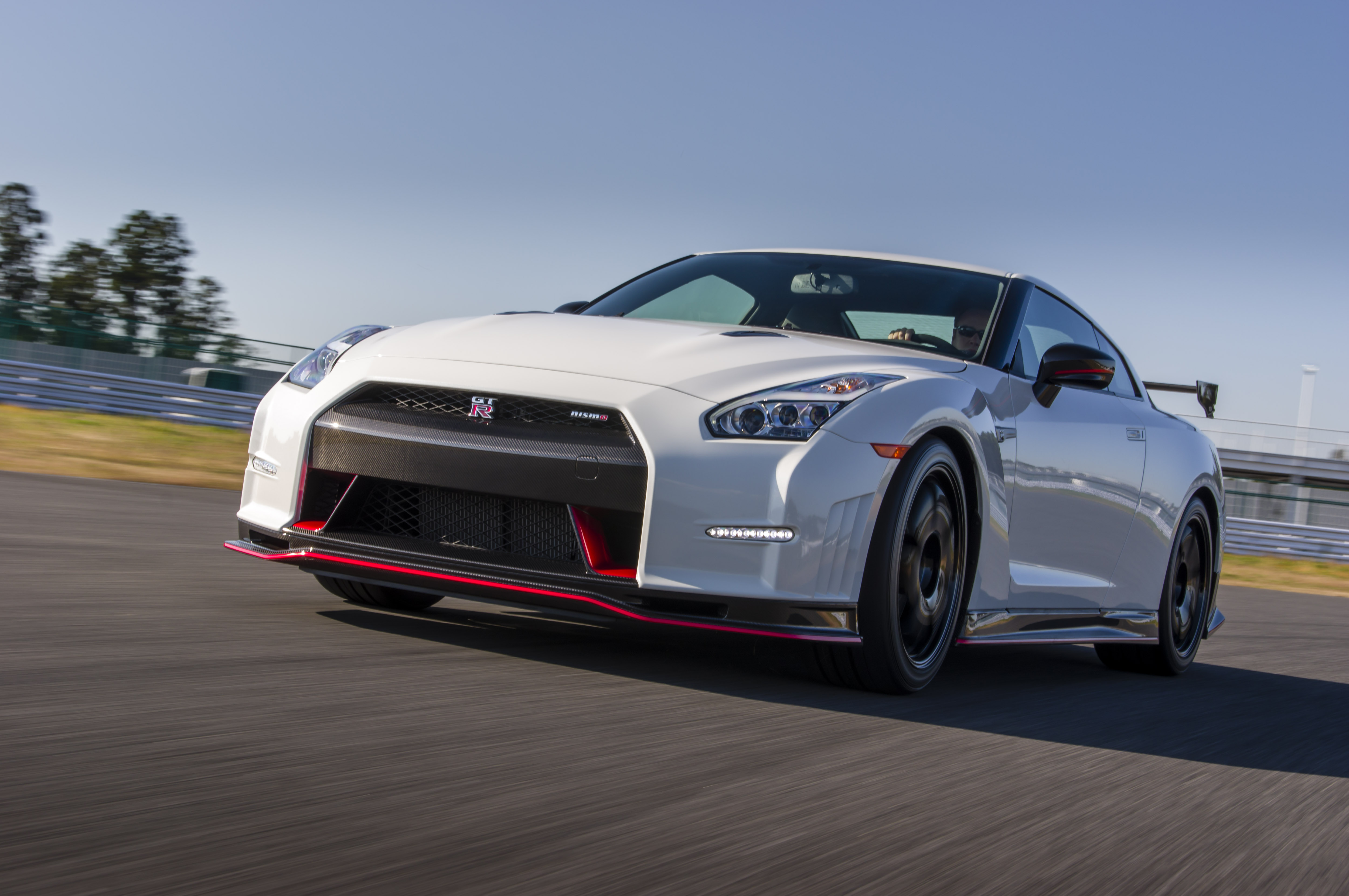 Nissan GT-R Nismo action