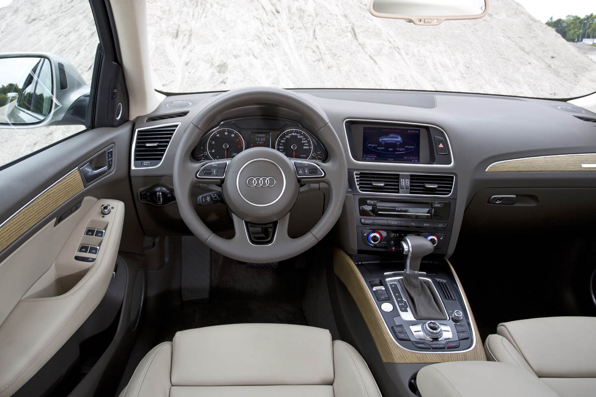 Audi Q5 2.0 TDI interior