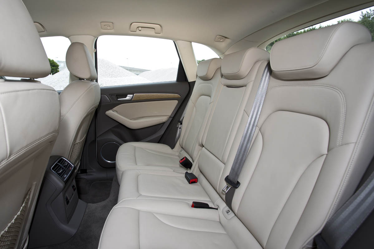 Audi Q5 2.0 TDI back seats