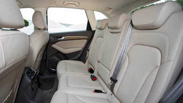 Audi Q5 2.0 TDI back seats