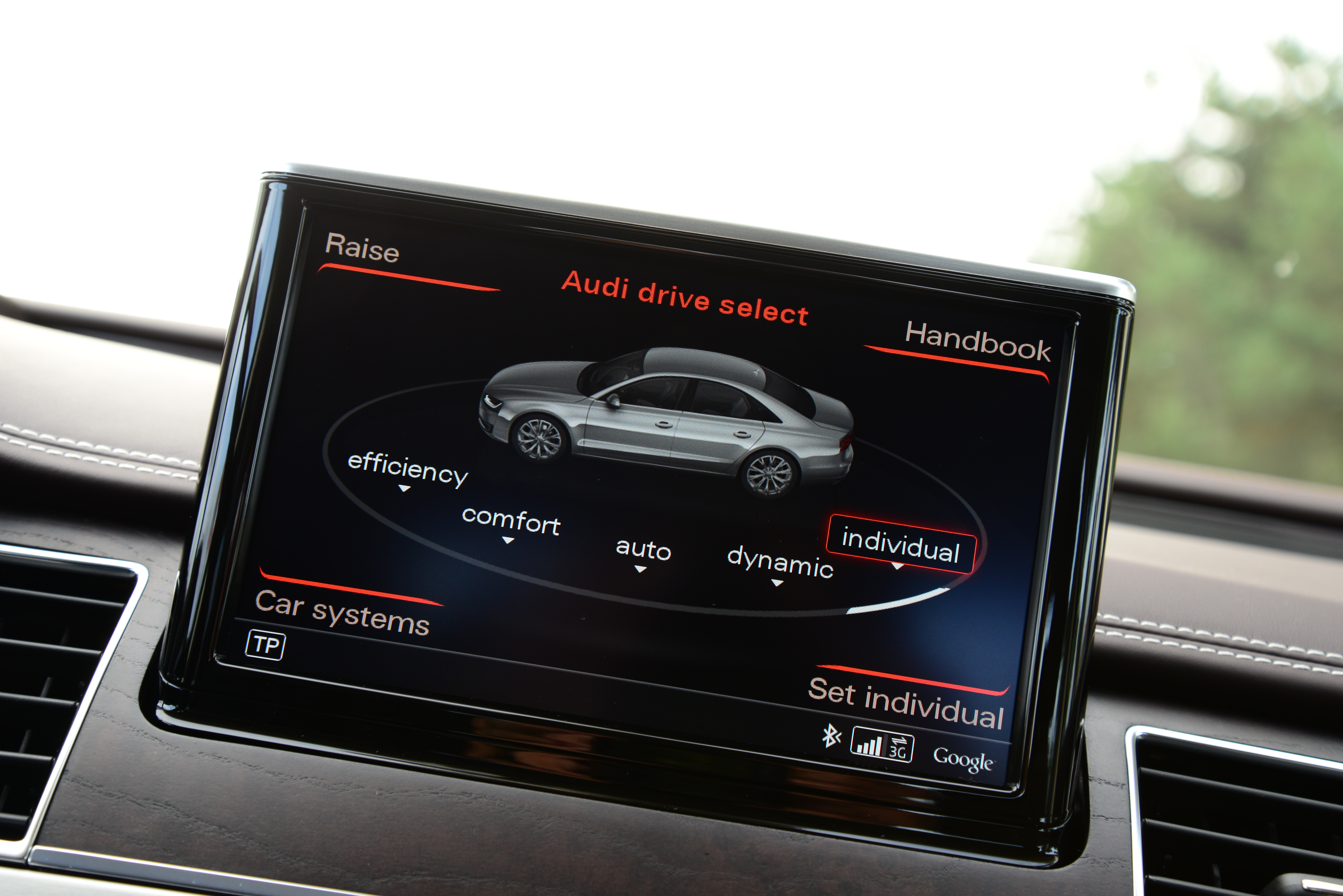 Audi A8 sat-nav