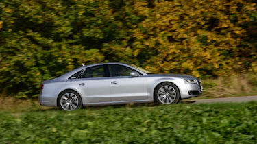 Audi A8 panning