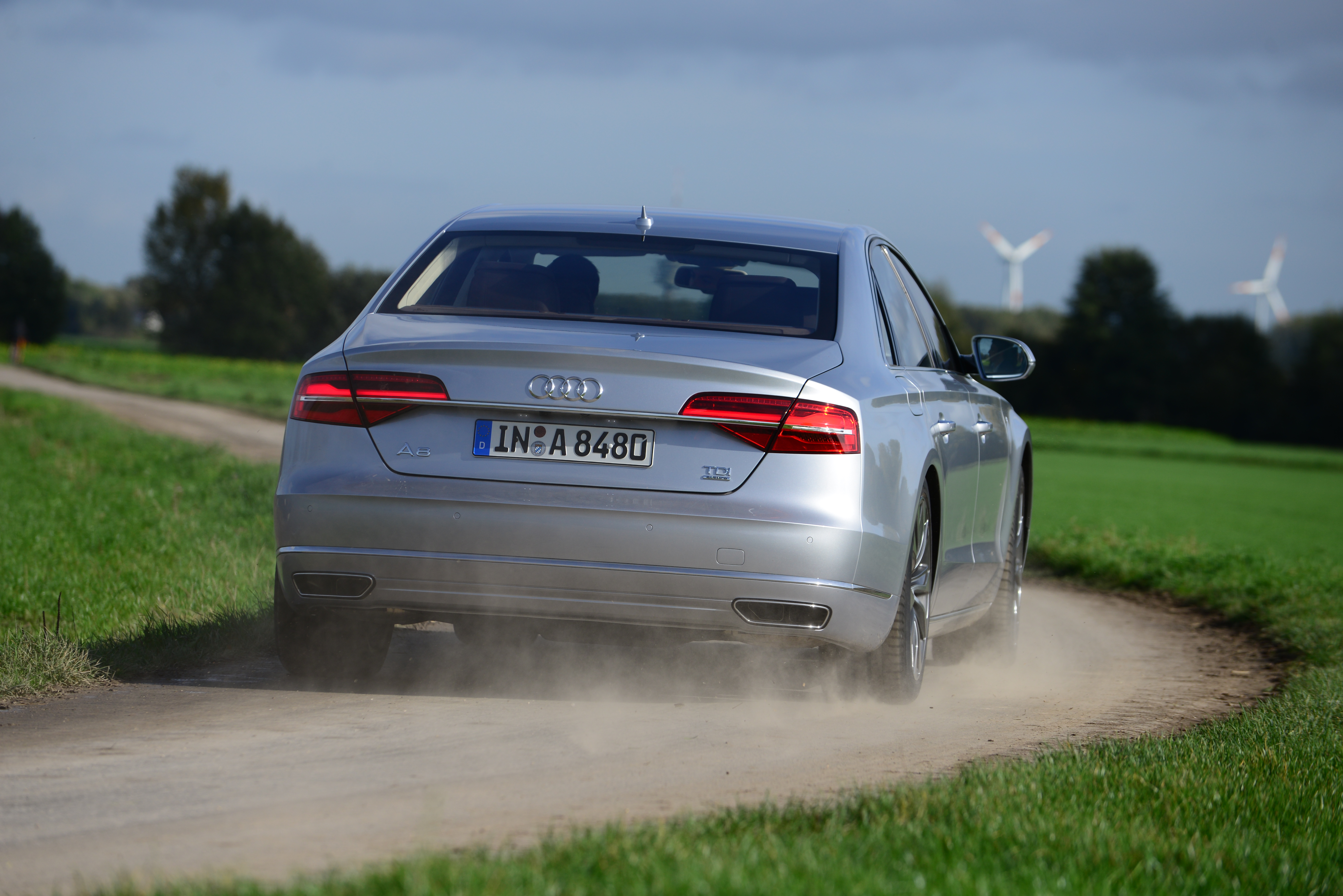 Audi A8 rear tracking