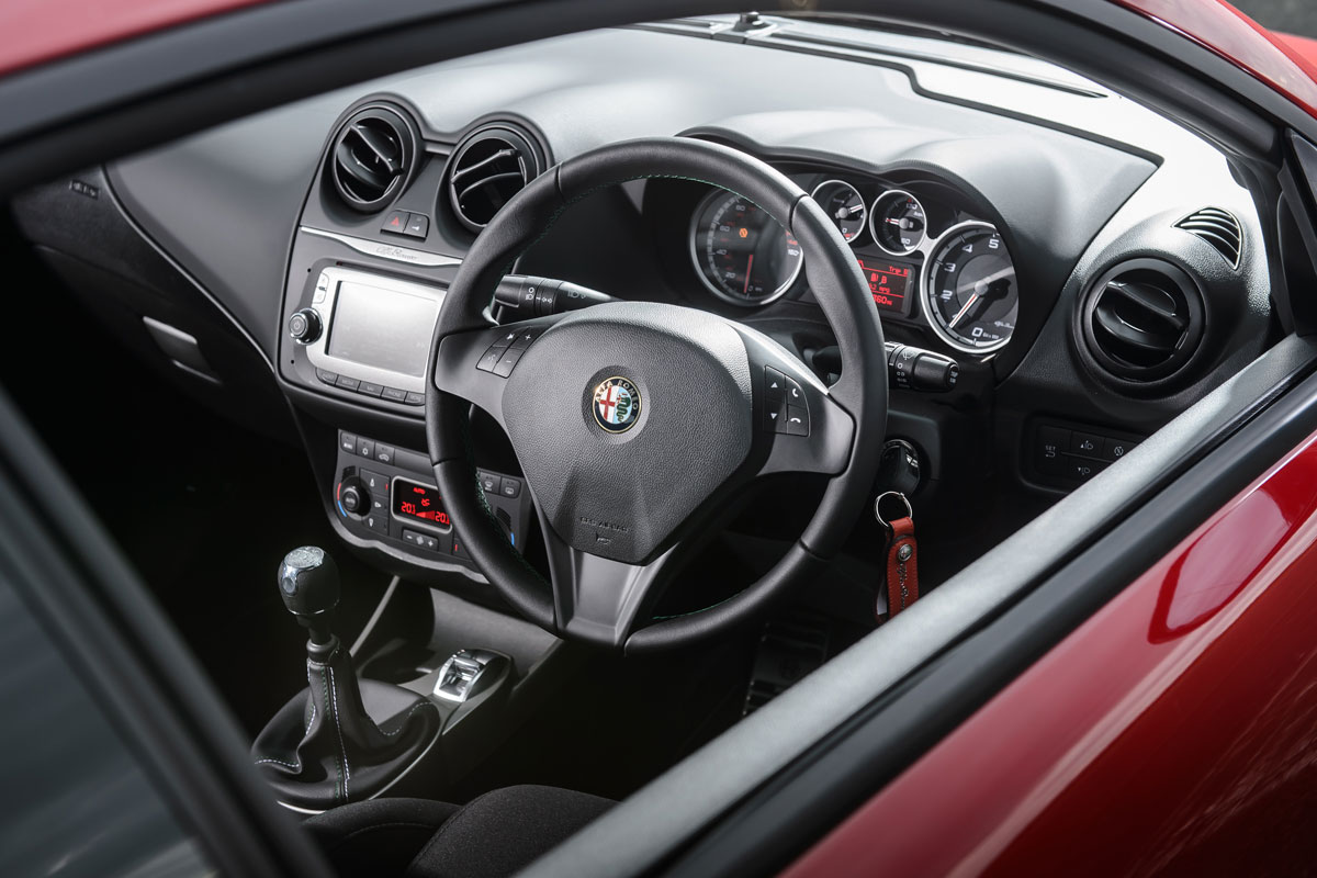 Alfa Romeo MiTo Twinair Sportiva 2014 interior