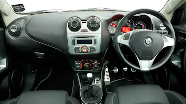 Alfa Romeo MiTo interior