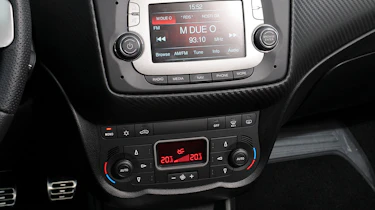 Alfa Romeo Mito Console