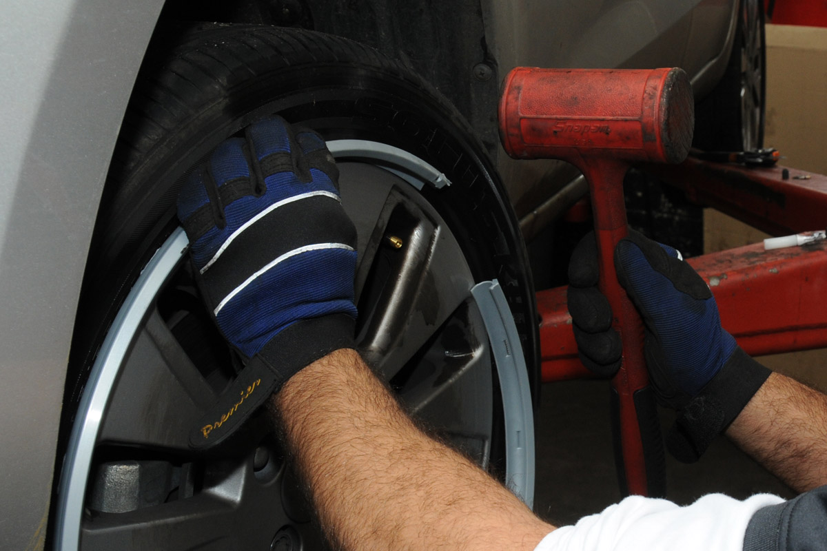 Alloygator wheel protector fitting
