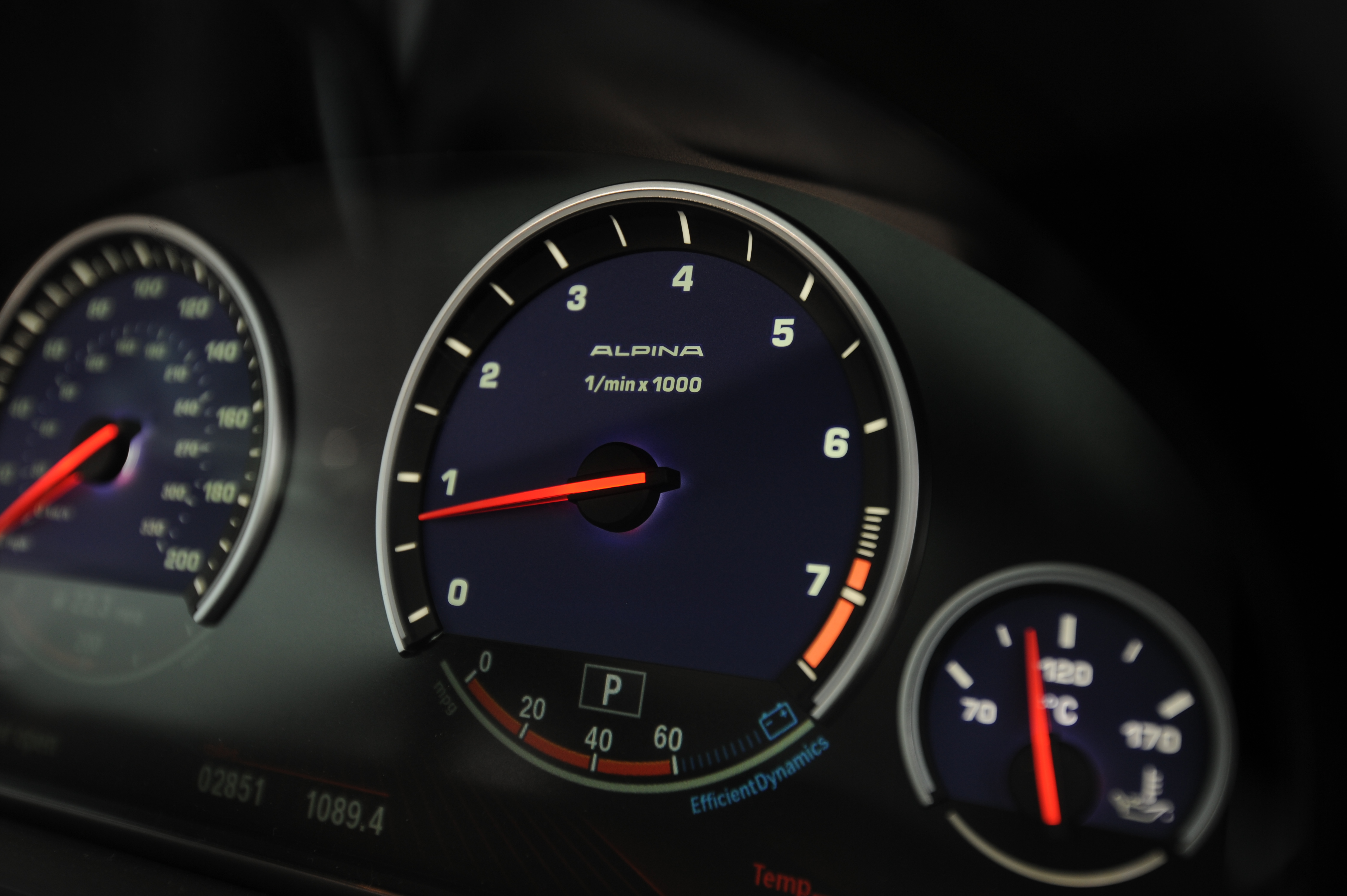 Alpina B6 Turbo dials