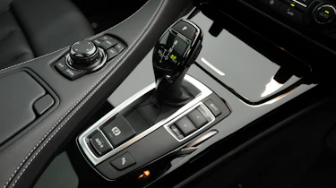 Alpina B6 Turbo gearstick
