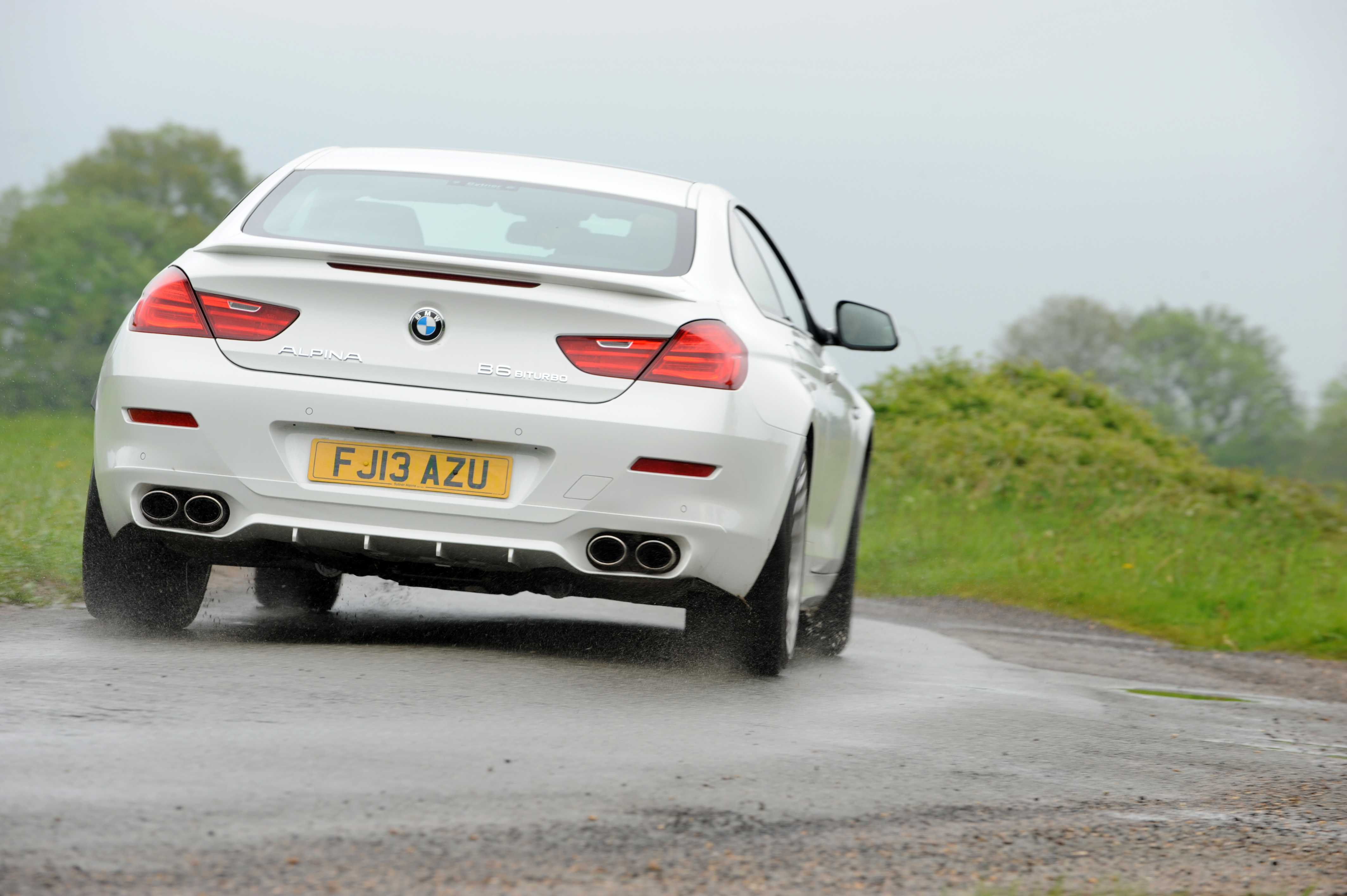 Alpina B6 Turbo rear cornering