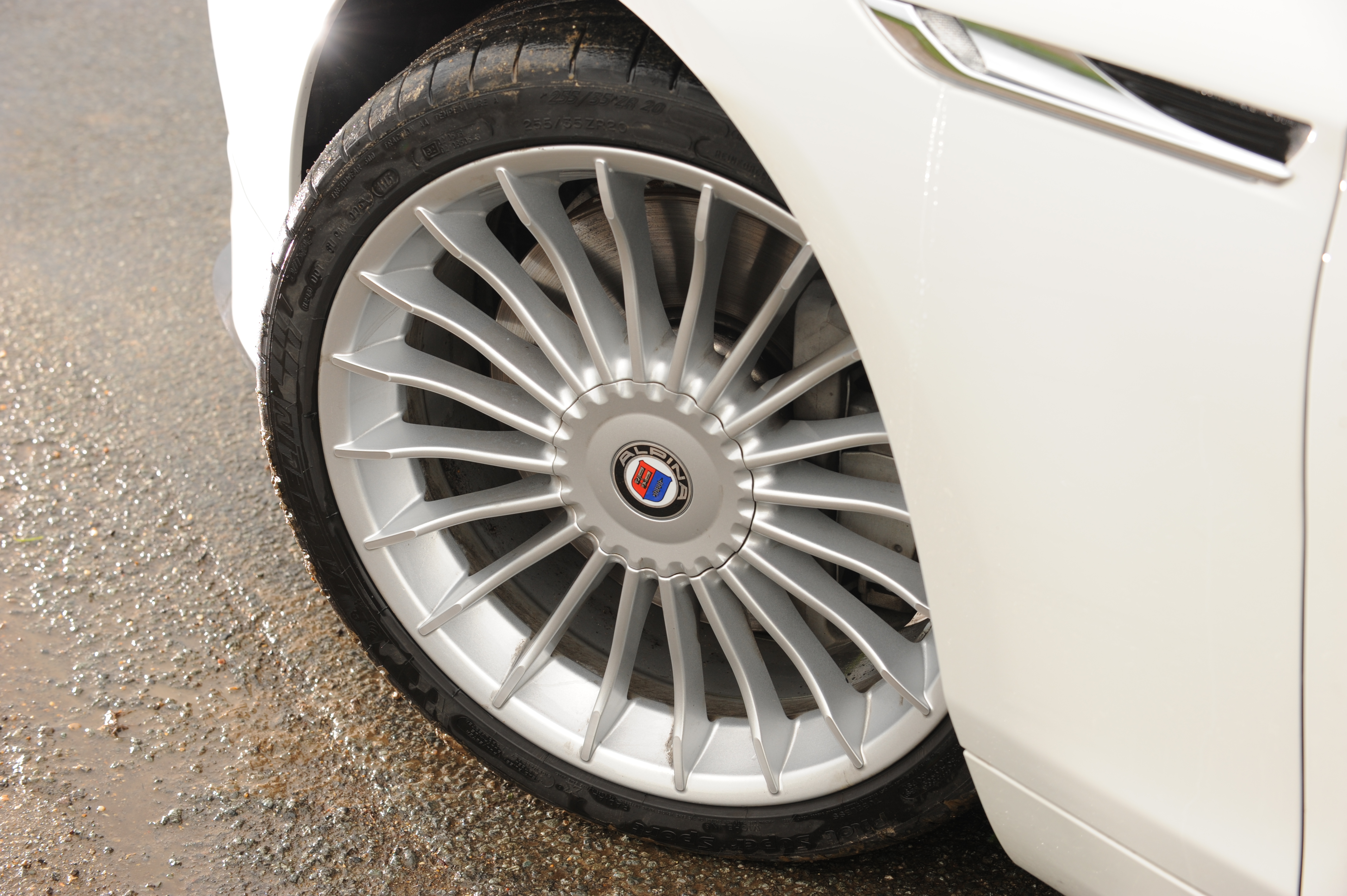Alpina B6 Turbo alloy wheel