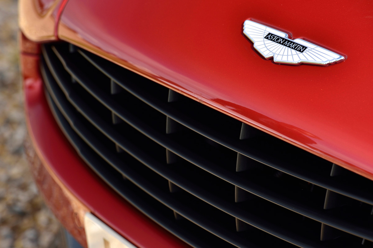Aston Martin Vanquish grille