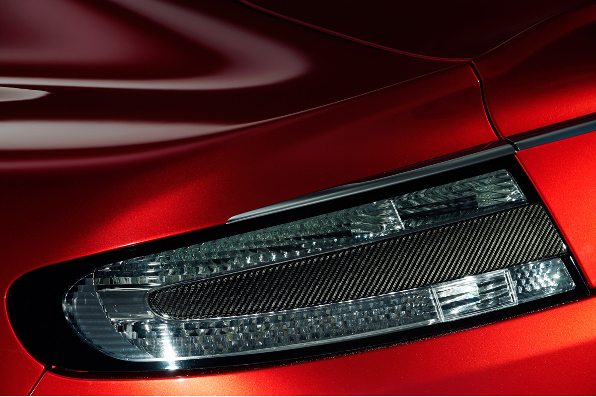 Aston Martin Rapide S light detail