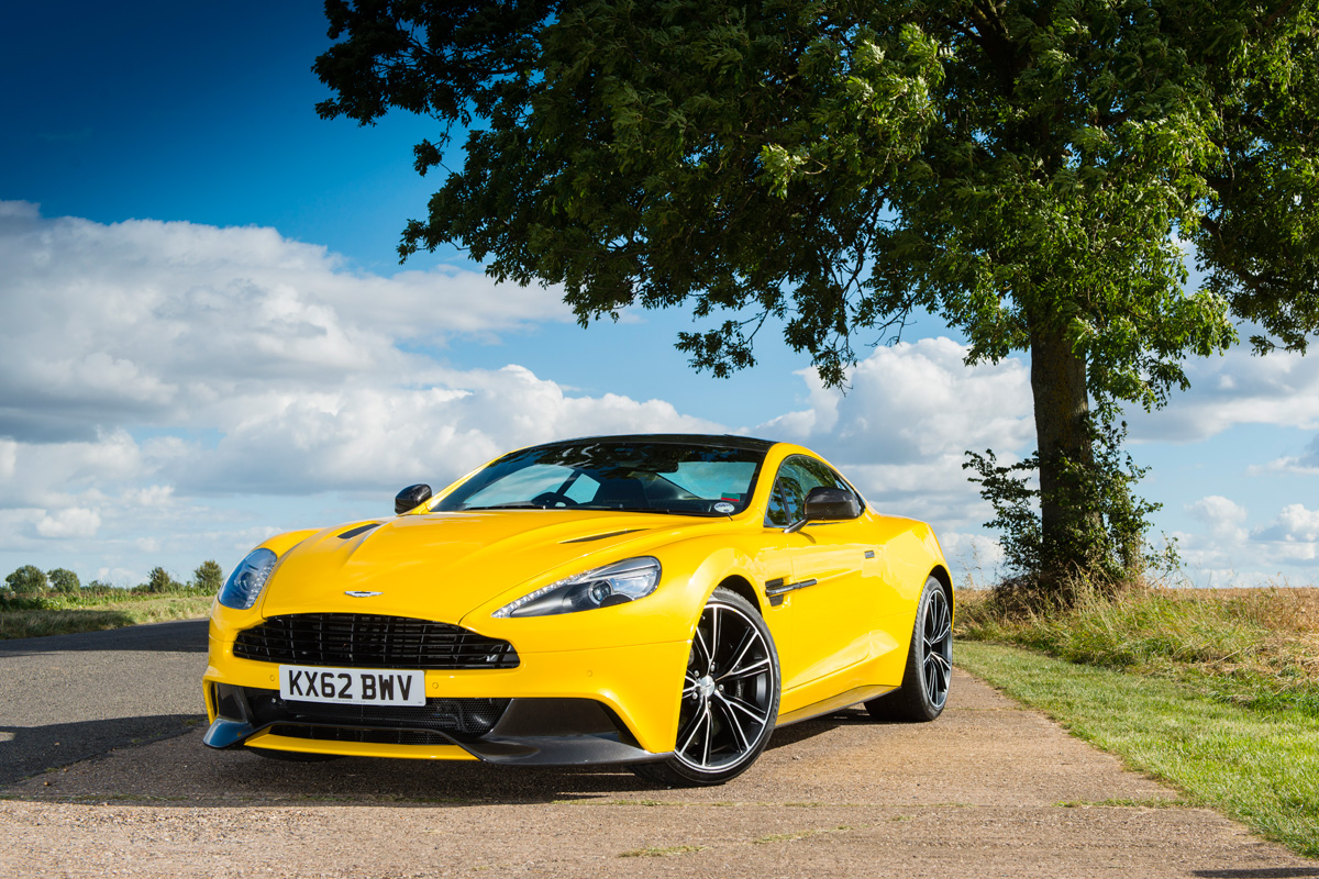 Aston Martin Vanquish front-three-quarters
