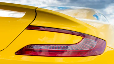 Aston Martin Vanquish light