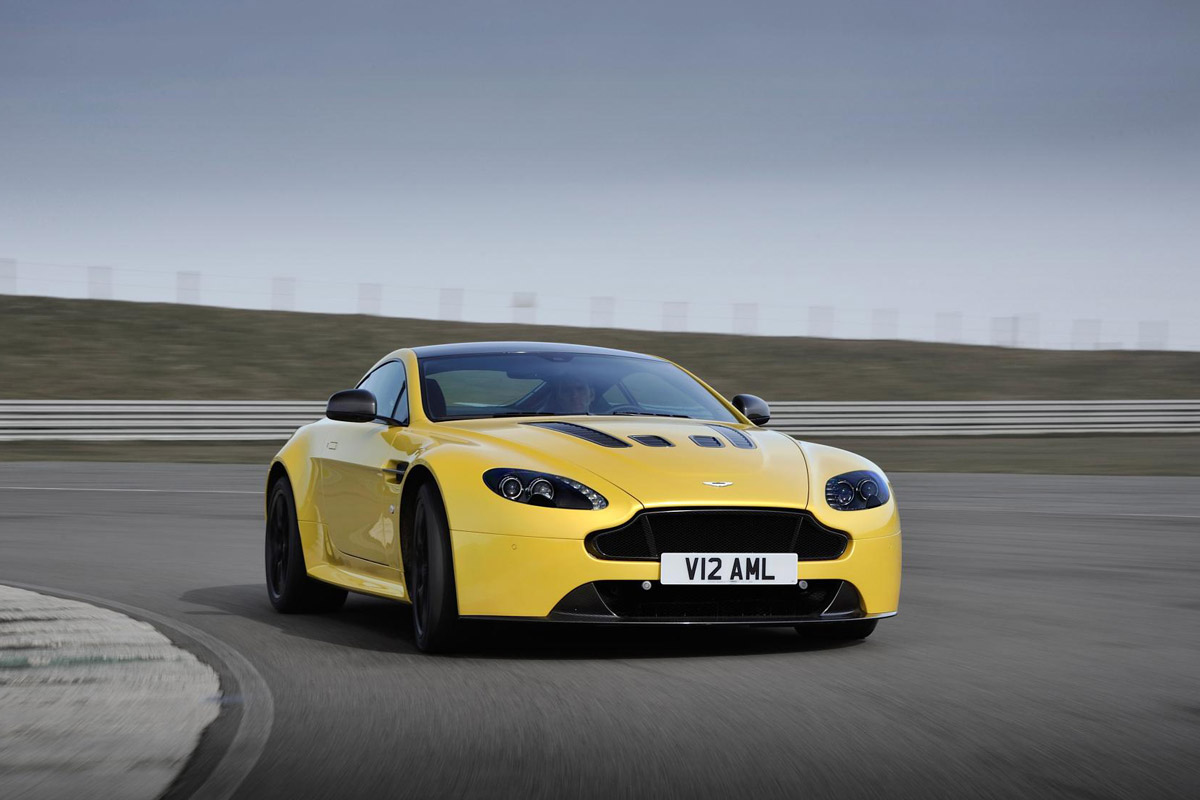 Aston Martin V12 Vantage S 2014 front