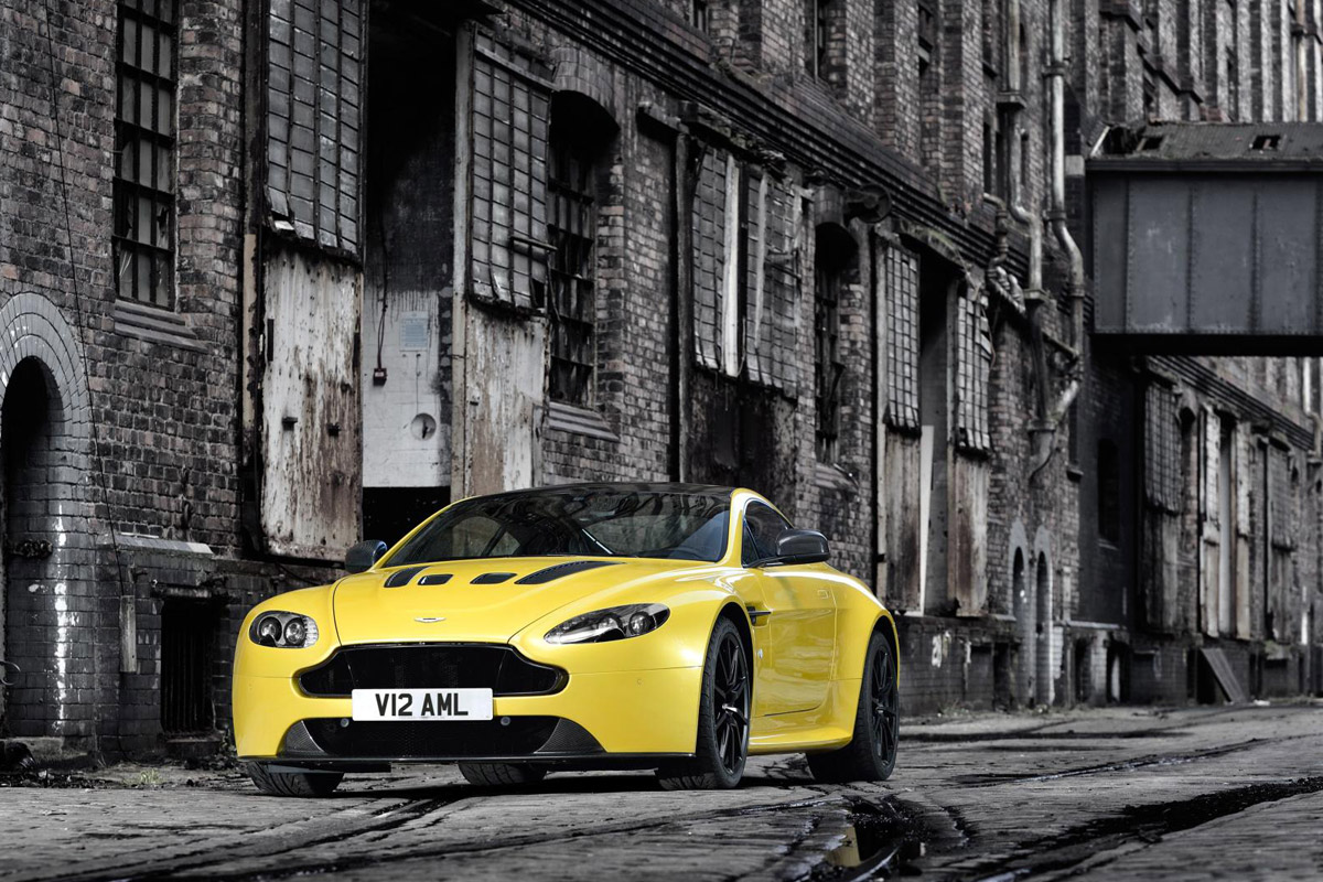 Aston Martin V12 Vantage S 2014 static