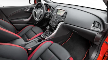 Vauxhall Astra BiTurbo interior