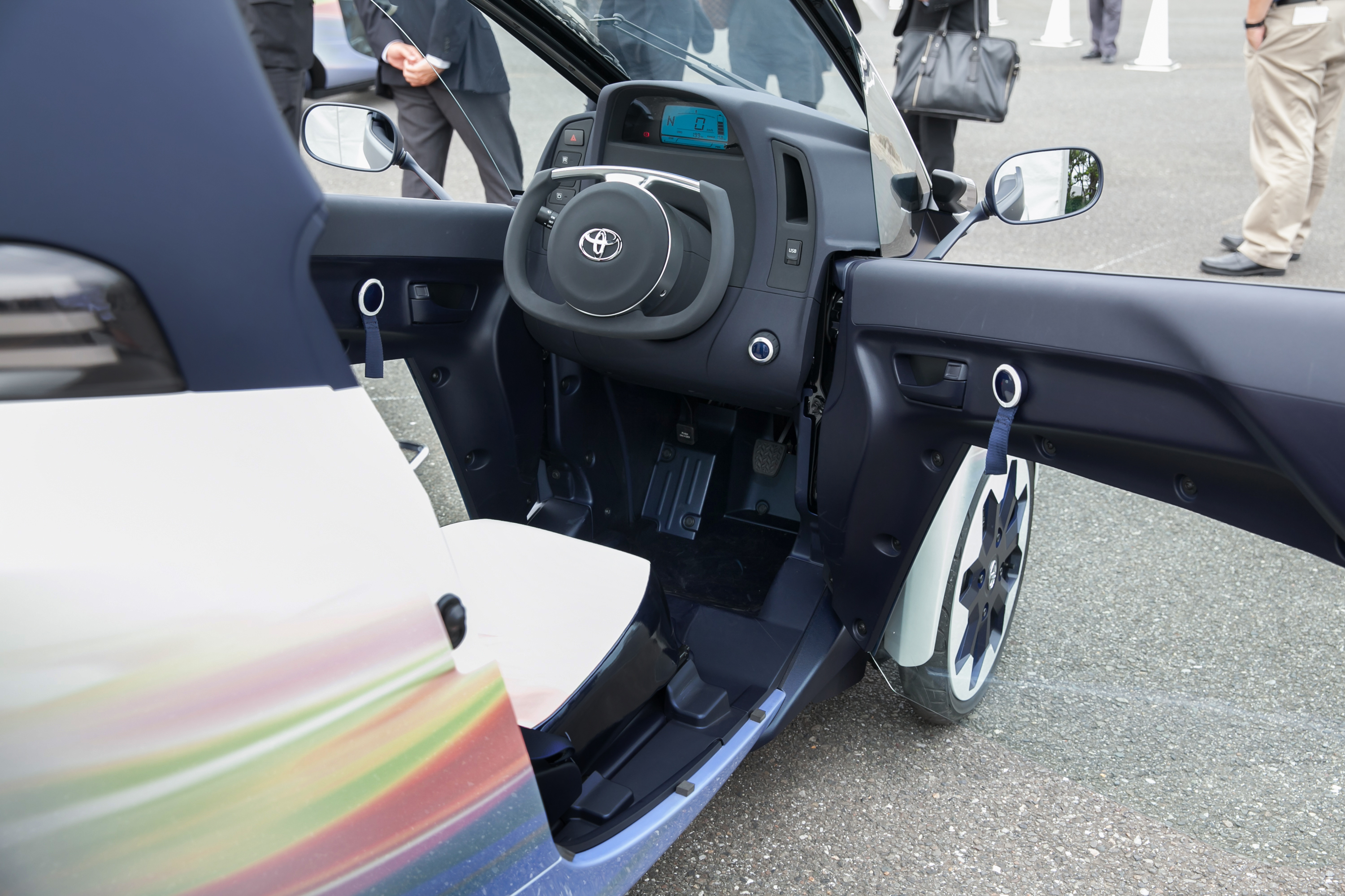 Toyota iROAD open door