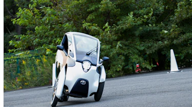 Toyota iROAD cornering