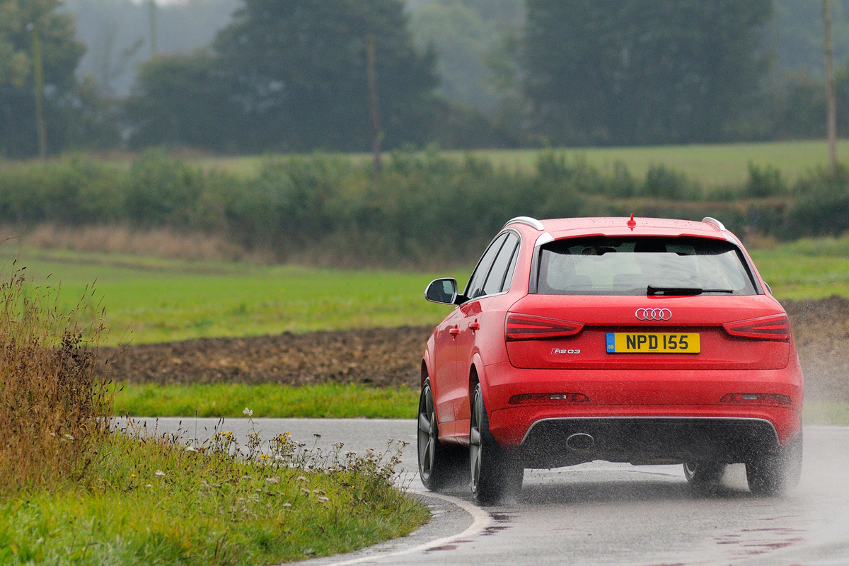Audi RS Q3 rear tracking