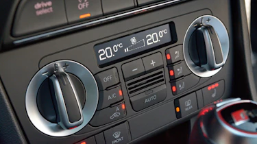 Audi RS Q3 front dials