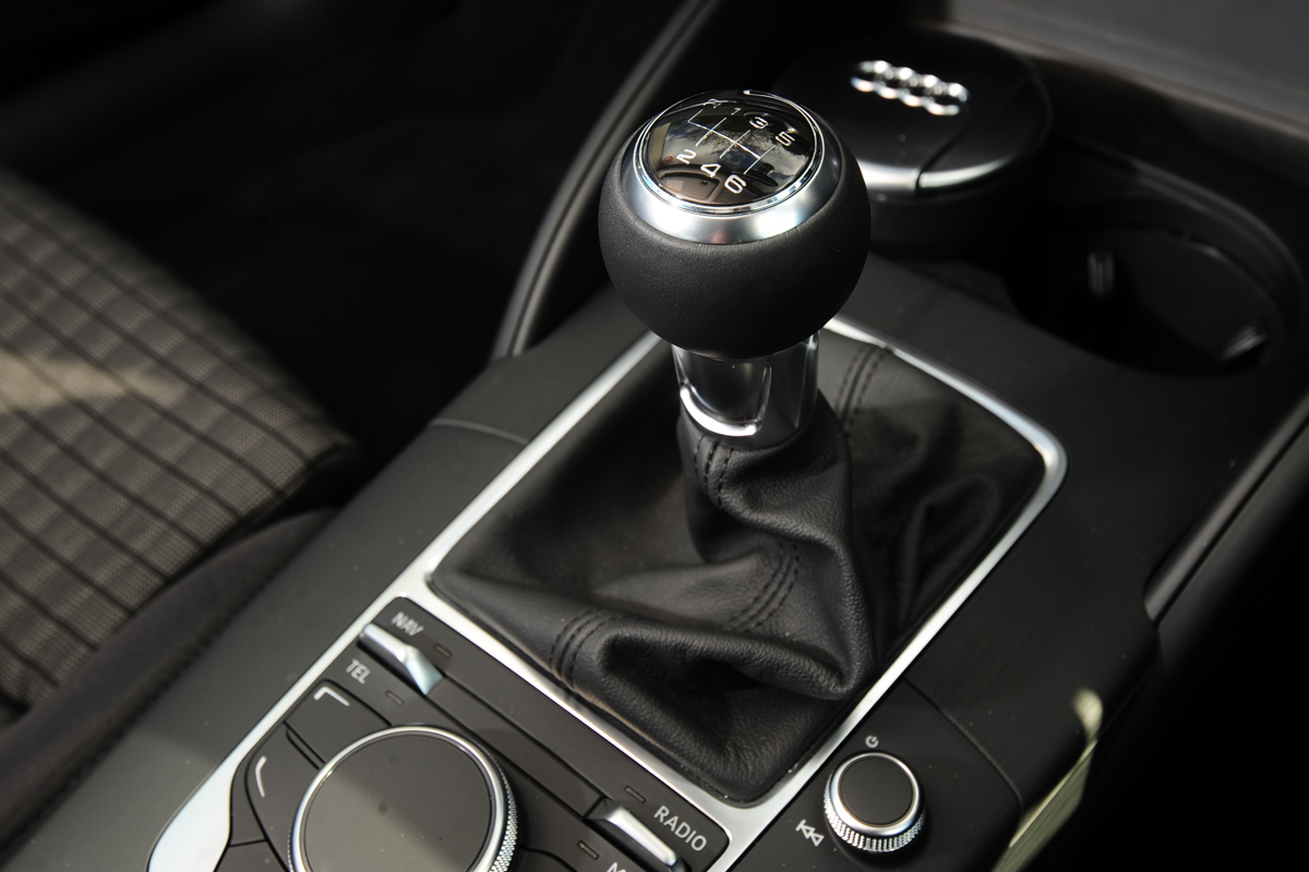Audi A3 Sportback gear lever