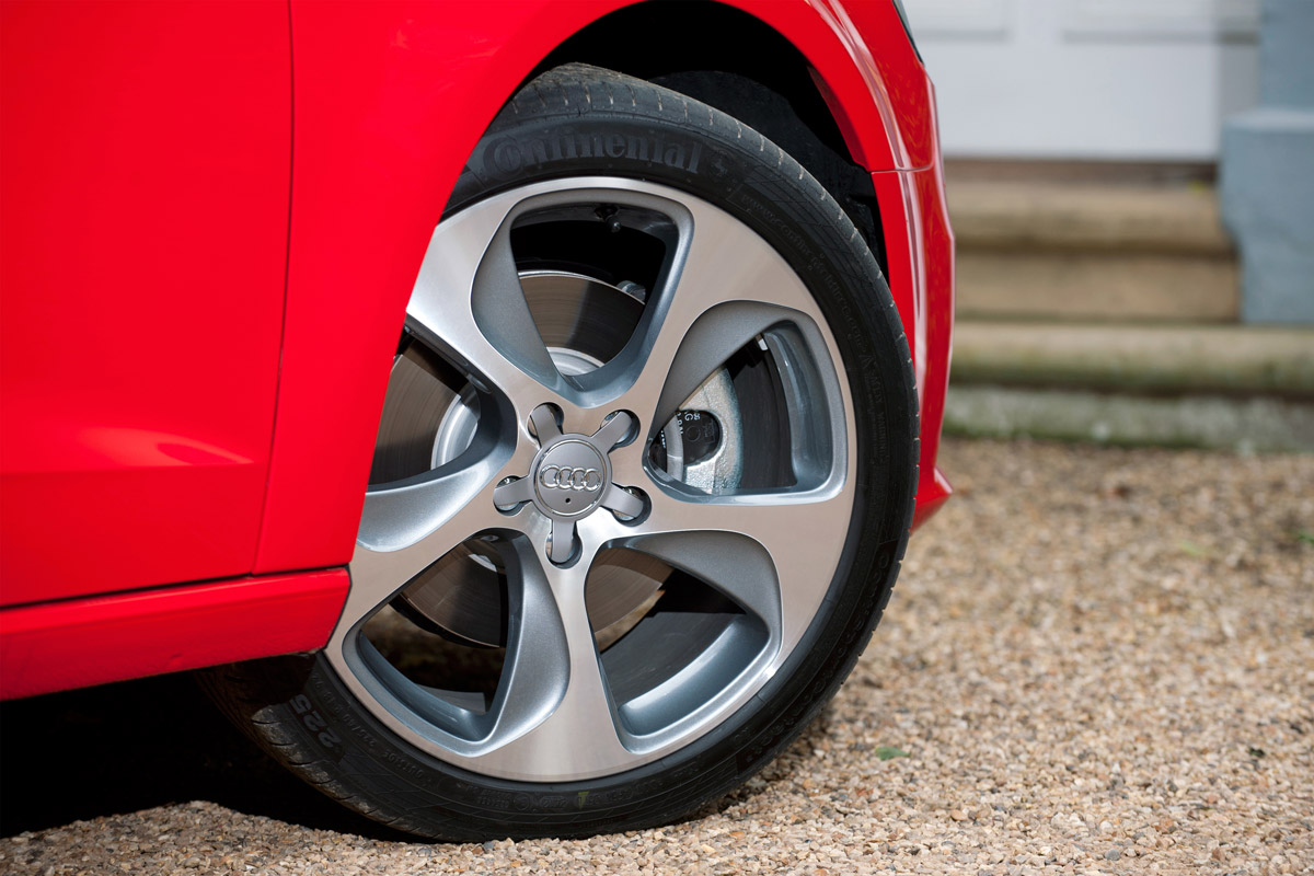 Audi A3 2.0 TDI Sport wheel