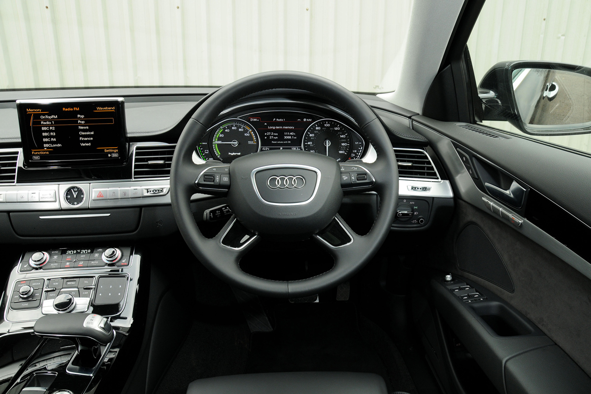 Audi A8L Hybrid 2.0 TFSI interior