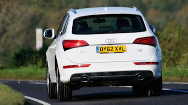 Audi Q5 2.0 TFSI S line rear cornering