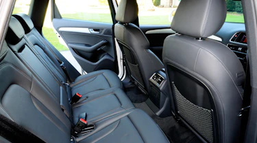 Audi Q5 2.0 TFSI S line rear seats