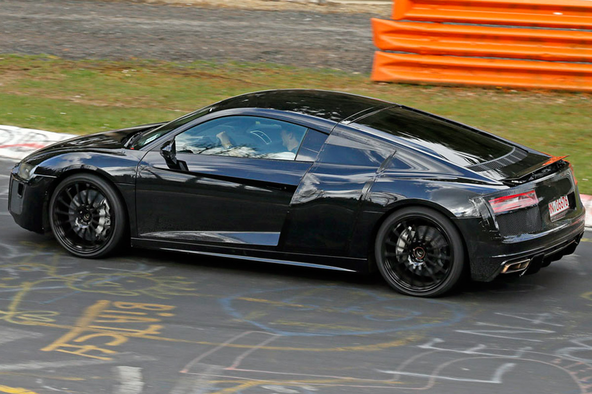 Audi-R8-side