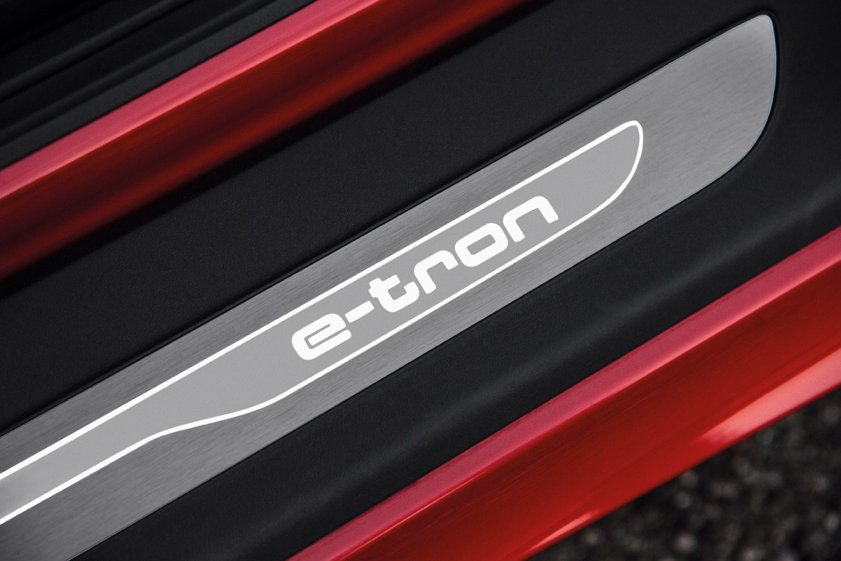Audi R8 e-tron door sill