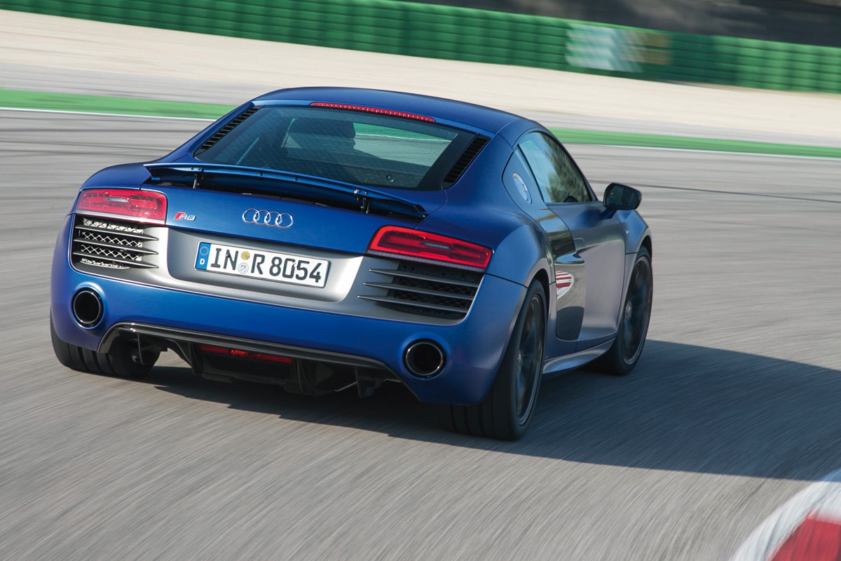 Audi R8 V10 Plus rear action