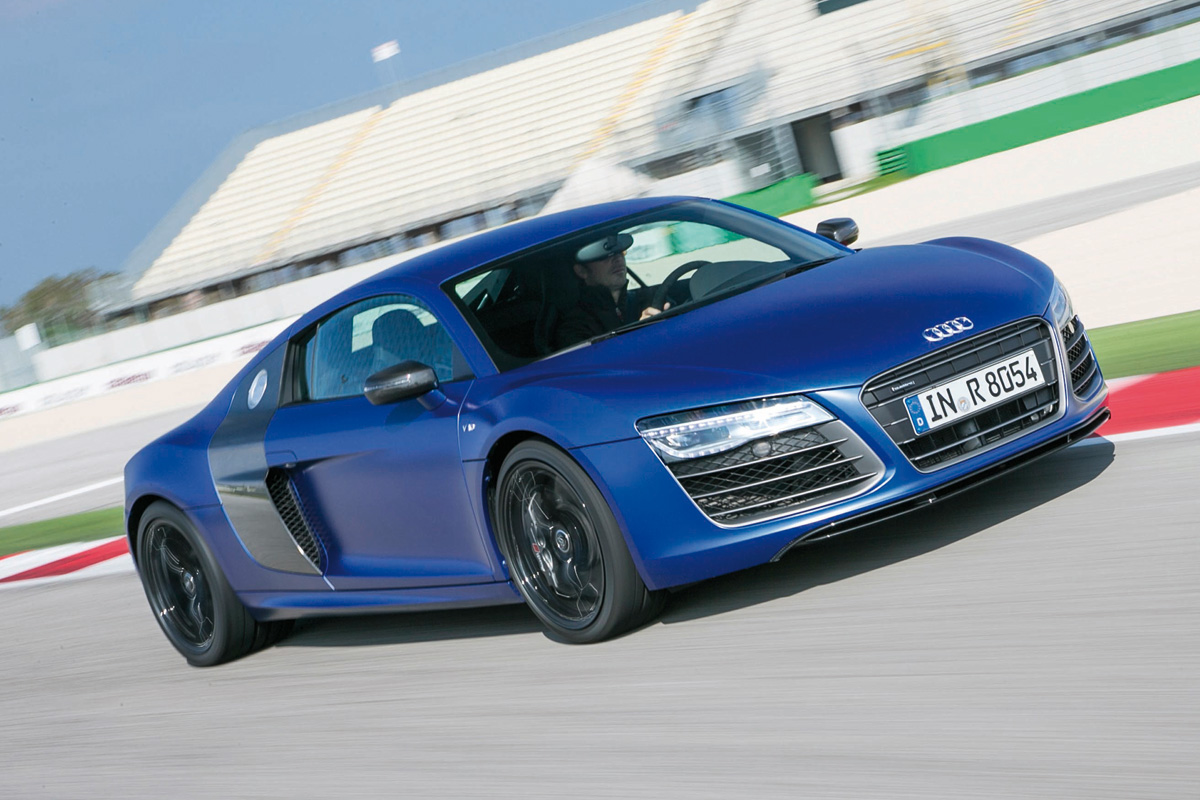 Audi R8 V10 Plus front tracking