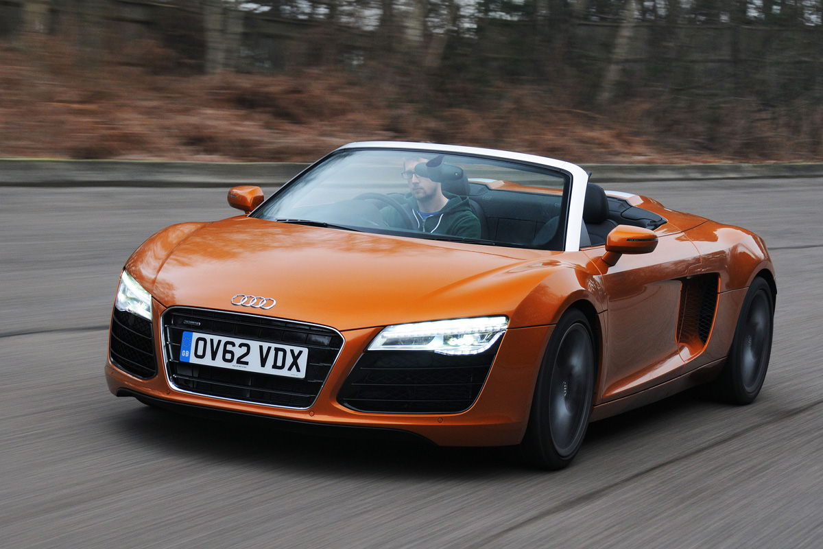 Audi R8 V8 Spyder front tracking