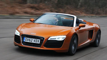 Audi R8 Spyder front tracking