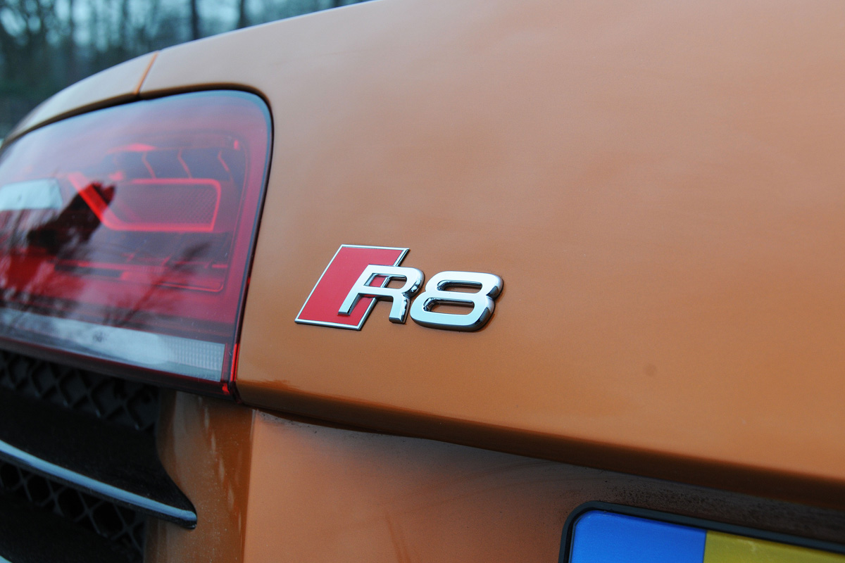 Audi R8 V8 Spyder badge